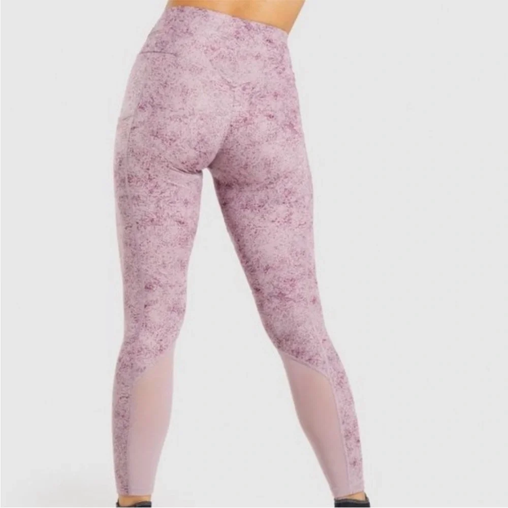 NWT Gymshark Chalk Leggings size XS in Mallow Purple - Adjustable Waist